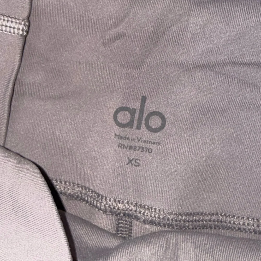 ALO Yoga‎ XS Leggings in Charcoal